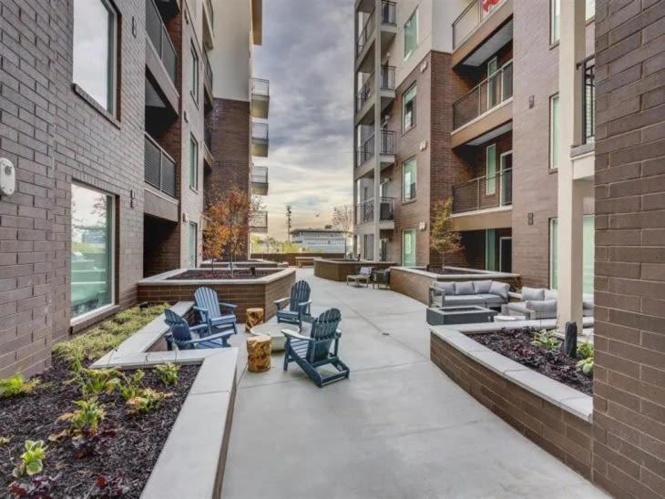 Apartment Affordable In Salt Ideal Location *