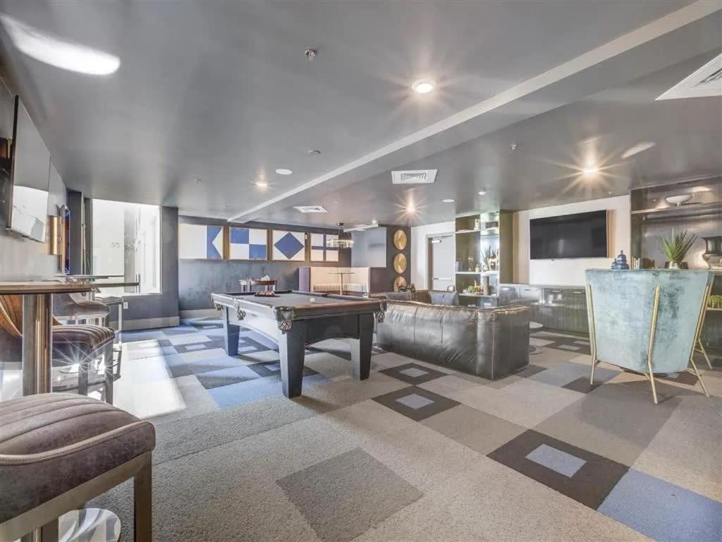 Affordable In Salt Ideal Location Apartment *